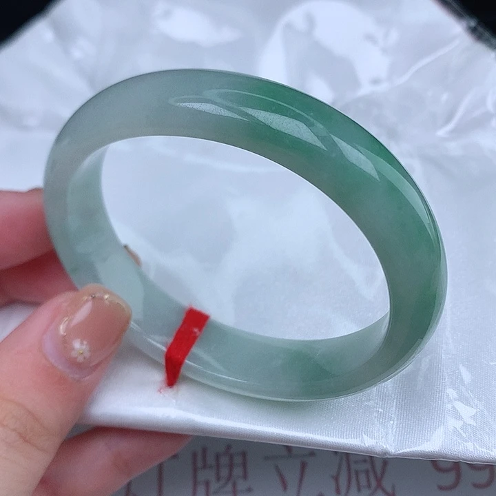 翡翠手镯（贵妃镯）未镶嵌天然
