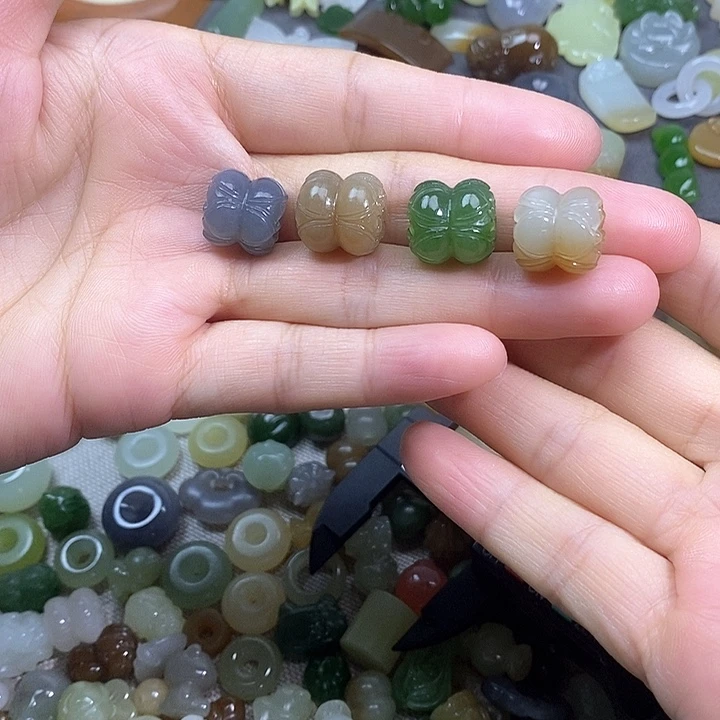 未镶嵌和田玉挂件150一个多样性发其一