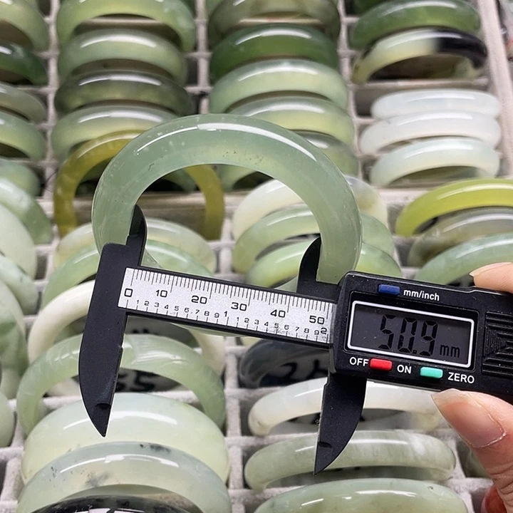 未镶嵌蛇纹石玉手镯260