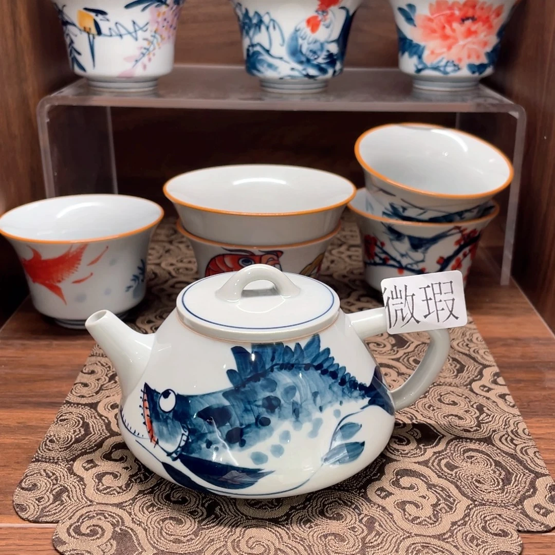 釉下手绘茶具微瑕