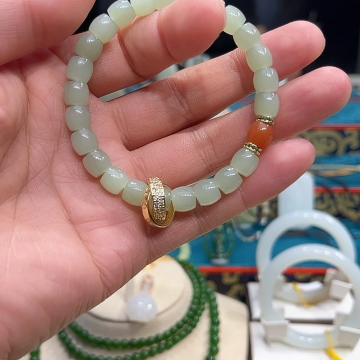 蚊***牙吊坠(不含链)未镶嵌和田玉