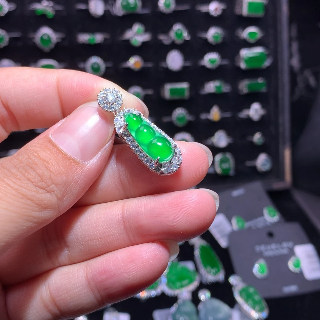 翡翠银S925镶嵌颈饰翡翠