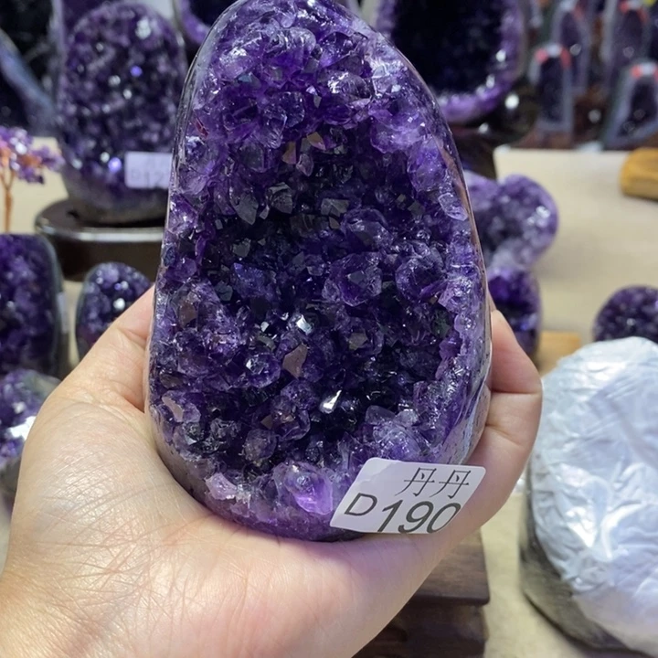 未镶嵌水晶大型摆件（非配饰）