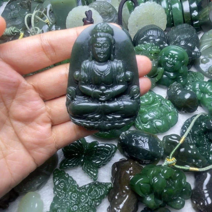 和田玉未镶嵌颈饰