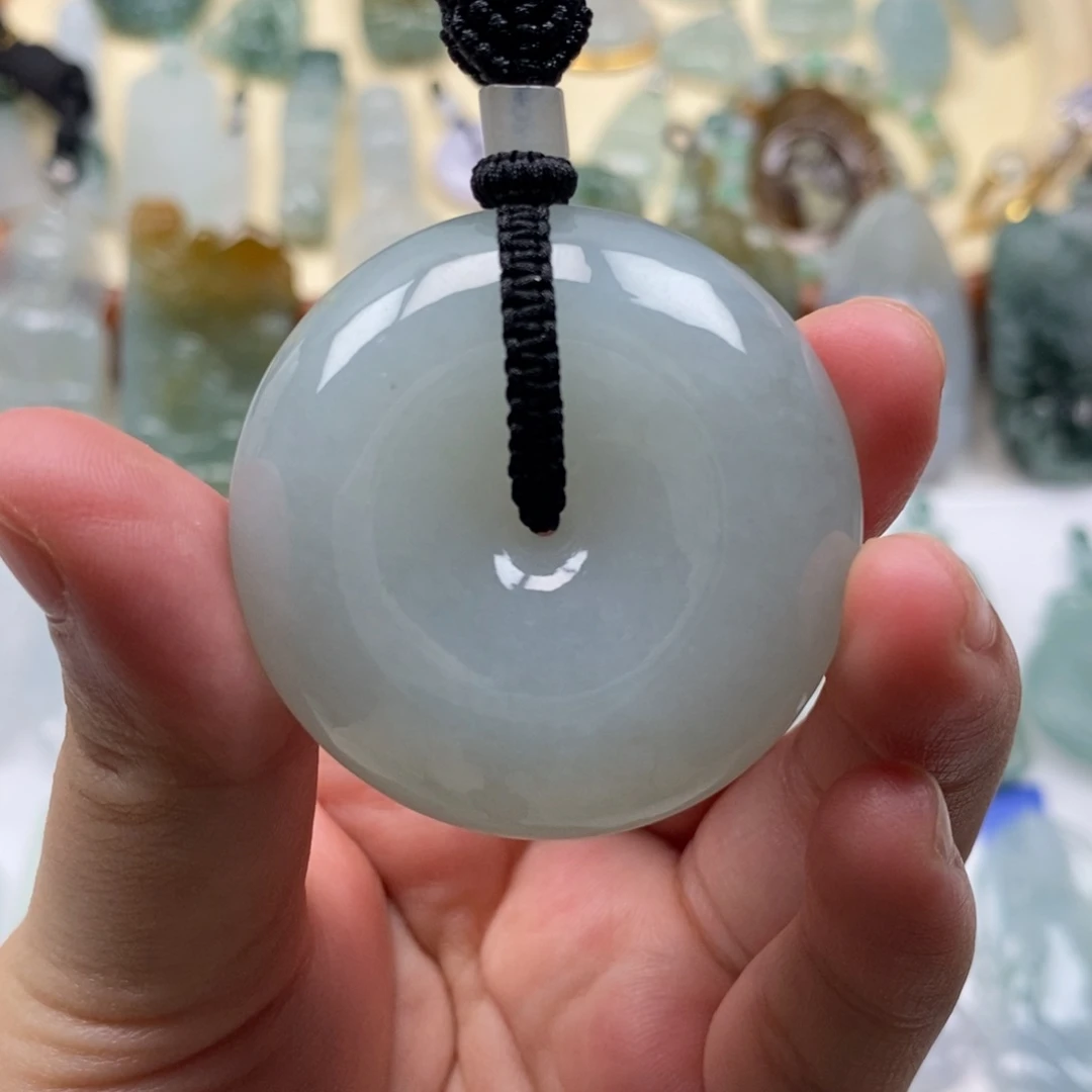 颈饰未镶嵌翡翠平安扣