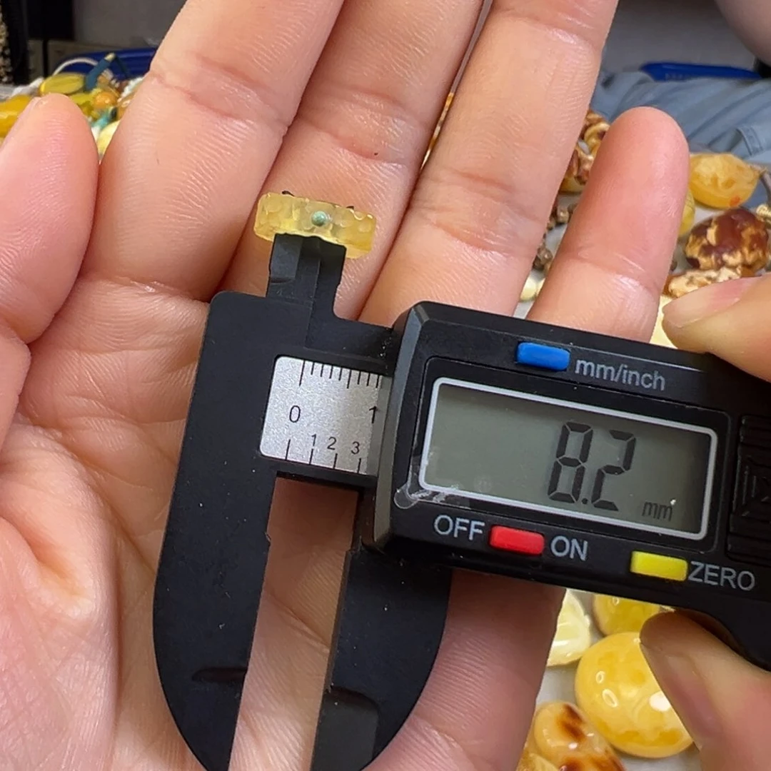 未镶嵌琥珀裸石蜜蜡