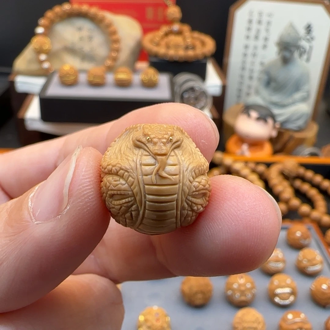 猴头核桃吊坠O****?蛇蛇的