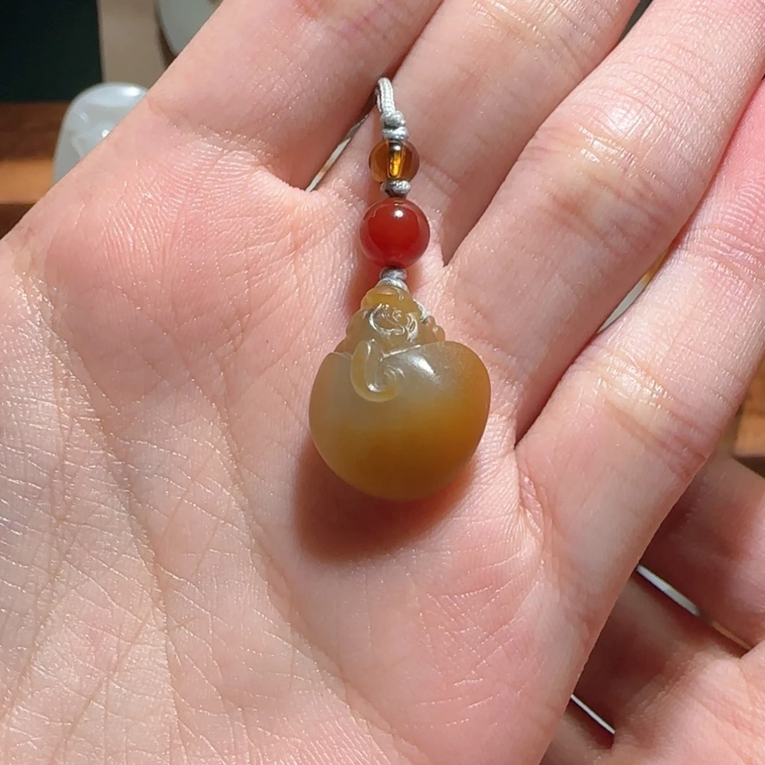 三***天和田玉未镶嵌颈饰