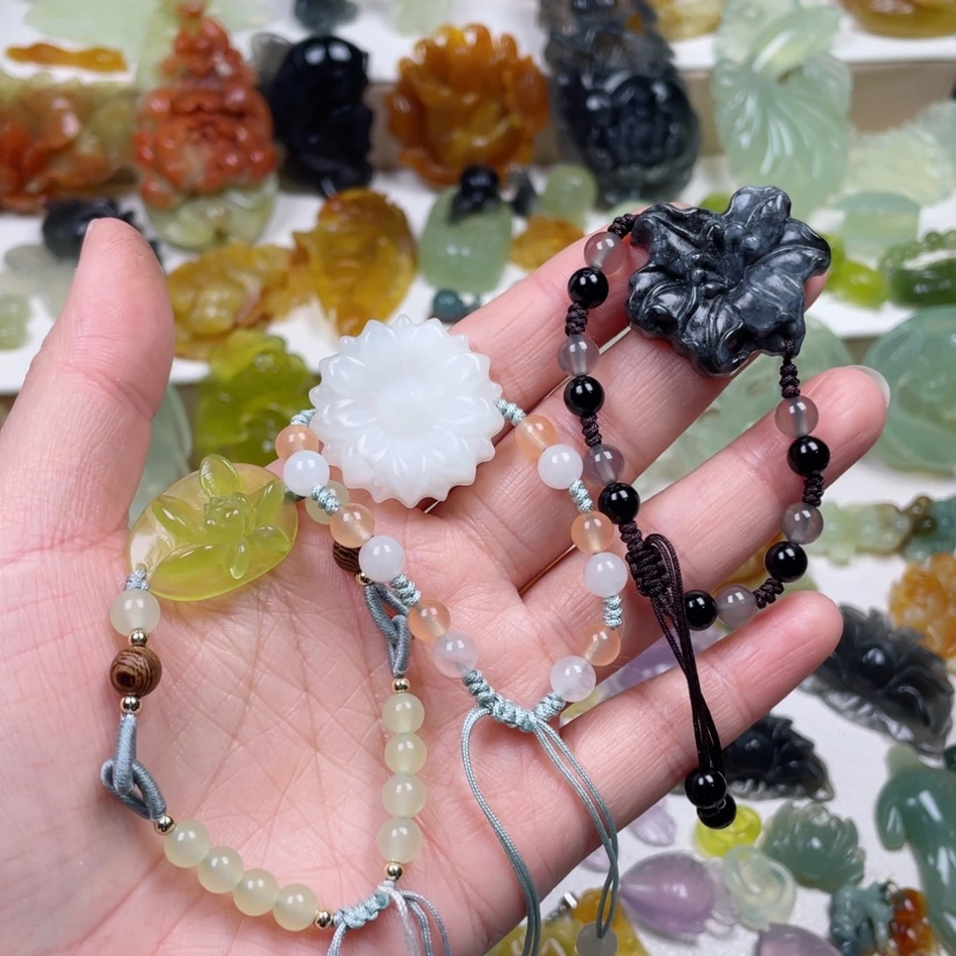 野***草蛇纹石玉未镶嵌颈饰