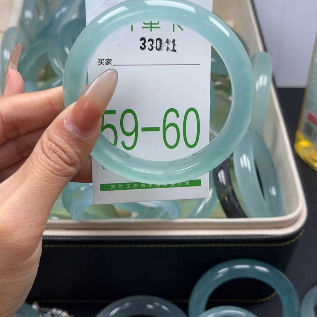 石英岩玉手镯未镶嵌