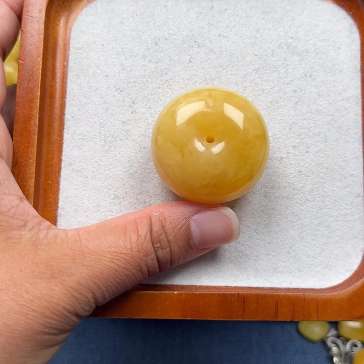 琥珀未镶嵌珠宝奇石M192号浓蜡妖花