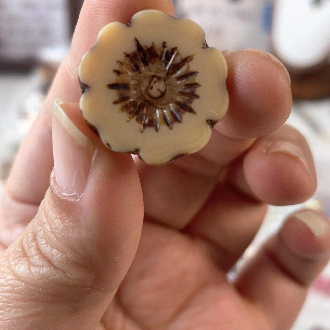 塑料奶茶色大花花