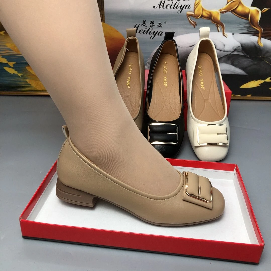 2025真皮圆头新款皮鞋女士休闲百搭浅口软底软皮时尚妈妈舒适单鞋