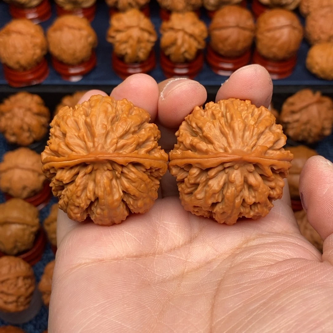 文玩核桃把件小**?手捻