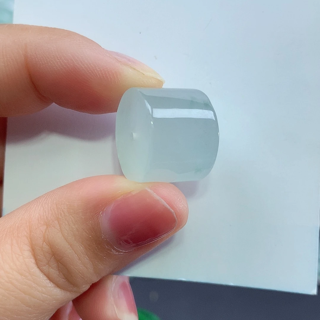 翡翠未镶嵌颈饰路路通