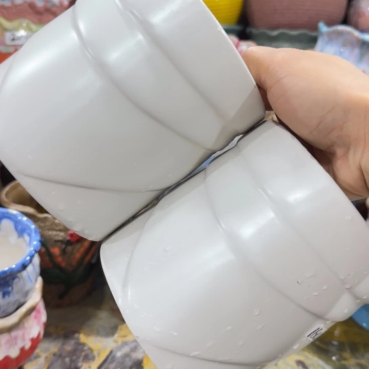 凑9块包邮，有孔，不清楚问客服