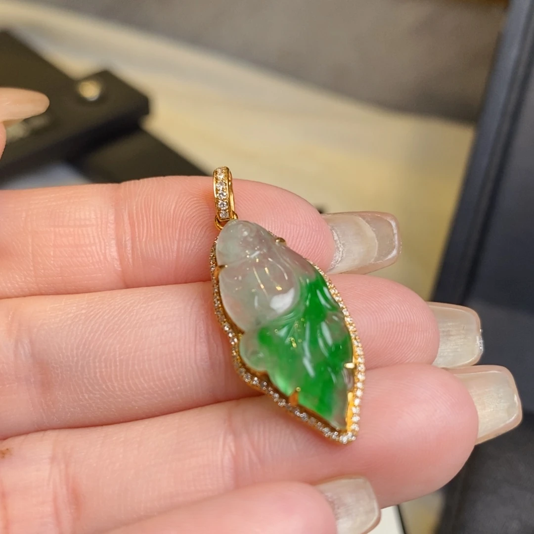 翡翠颈饰18K金镶嵌金鱼小滴溜