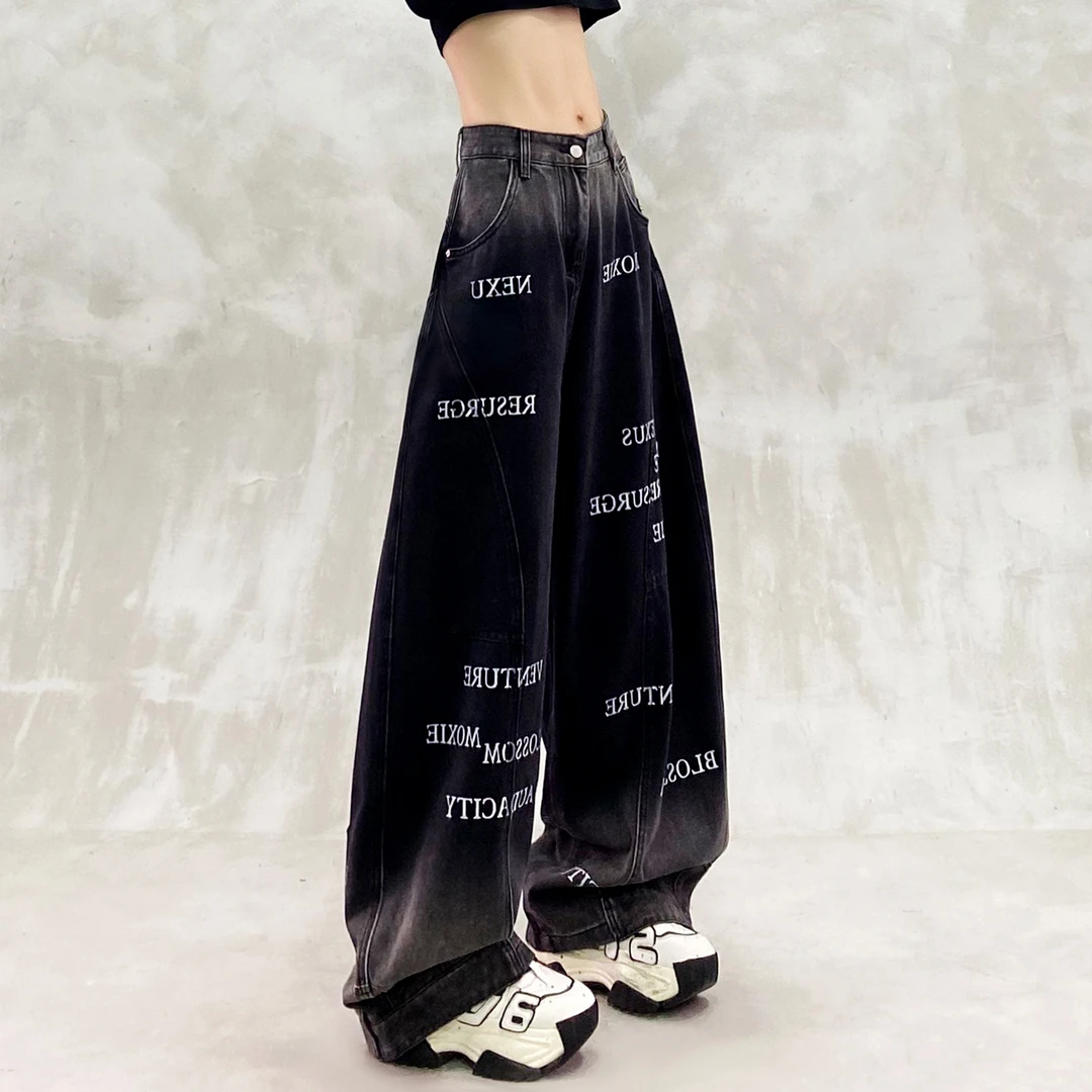 字母印花设计休闲牛仔弯刀裤女冬新款高腰宽松显瘦百搭直筒香蕉裤