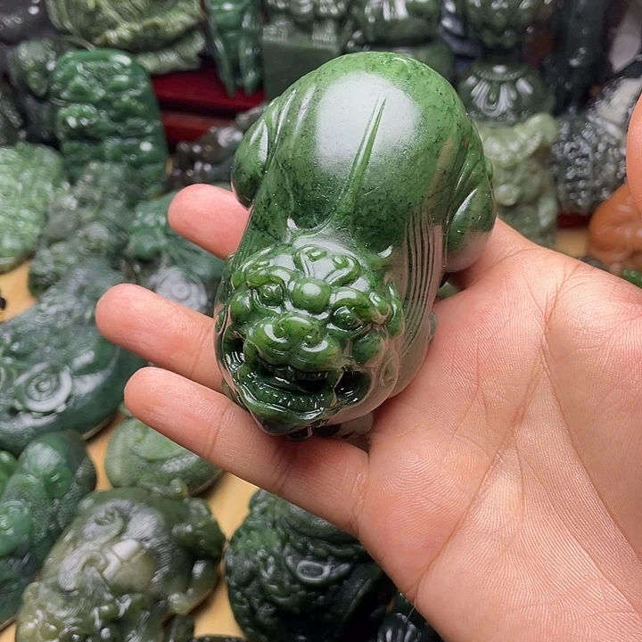 秦***药和田玉未镶嵌挂件