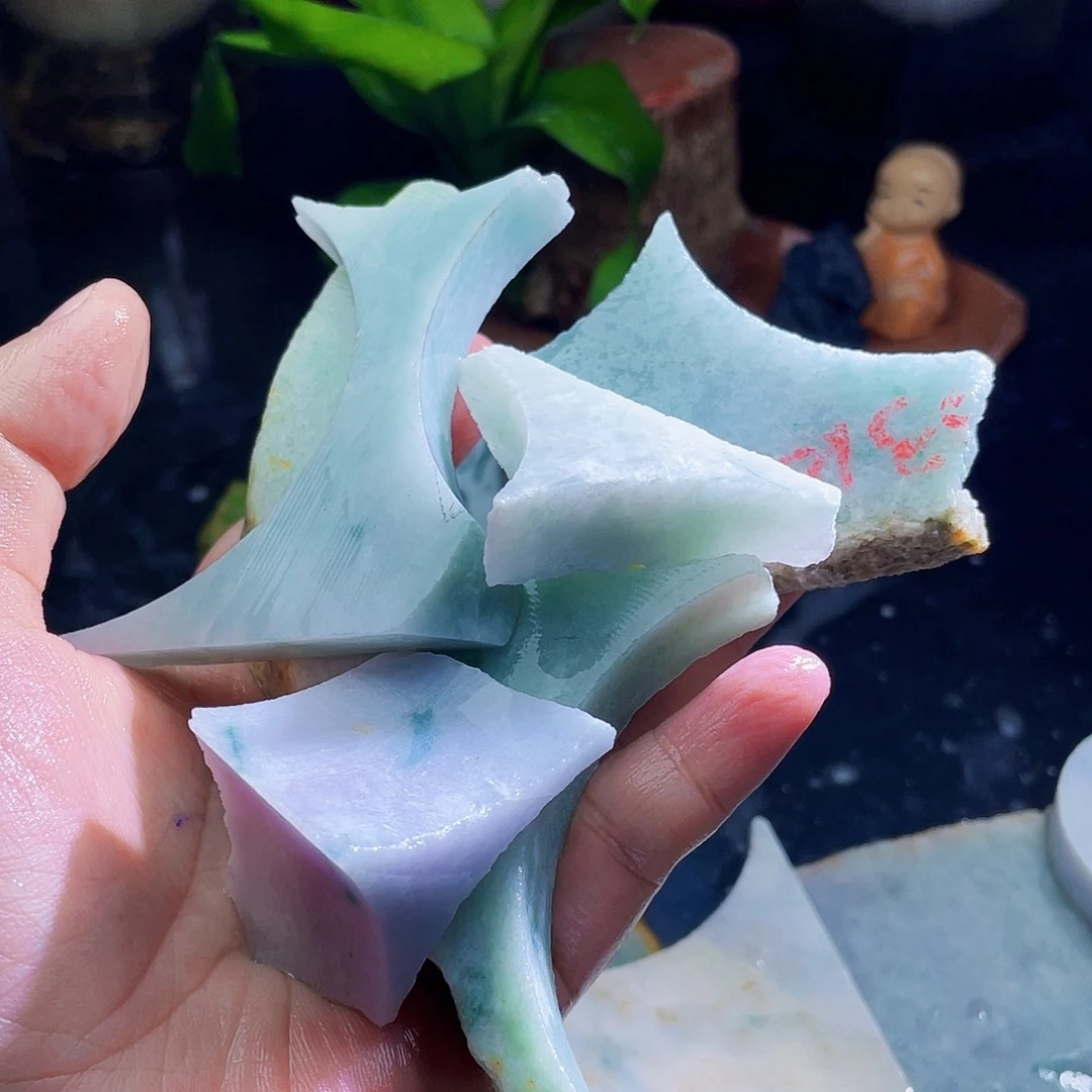 翡翠未镶嵌颈饰毛料56