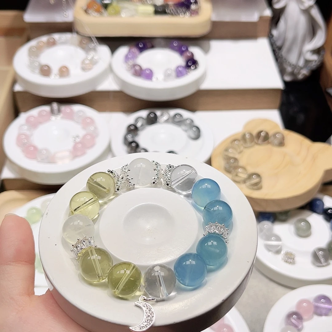 水晶手链未镶嵌小****?天然水晶