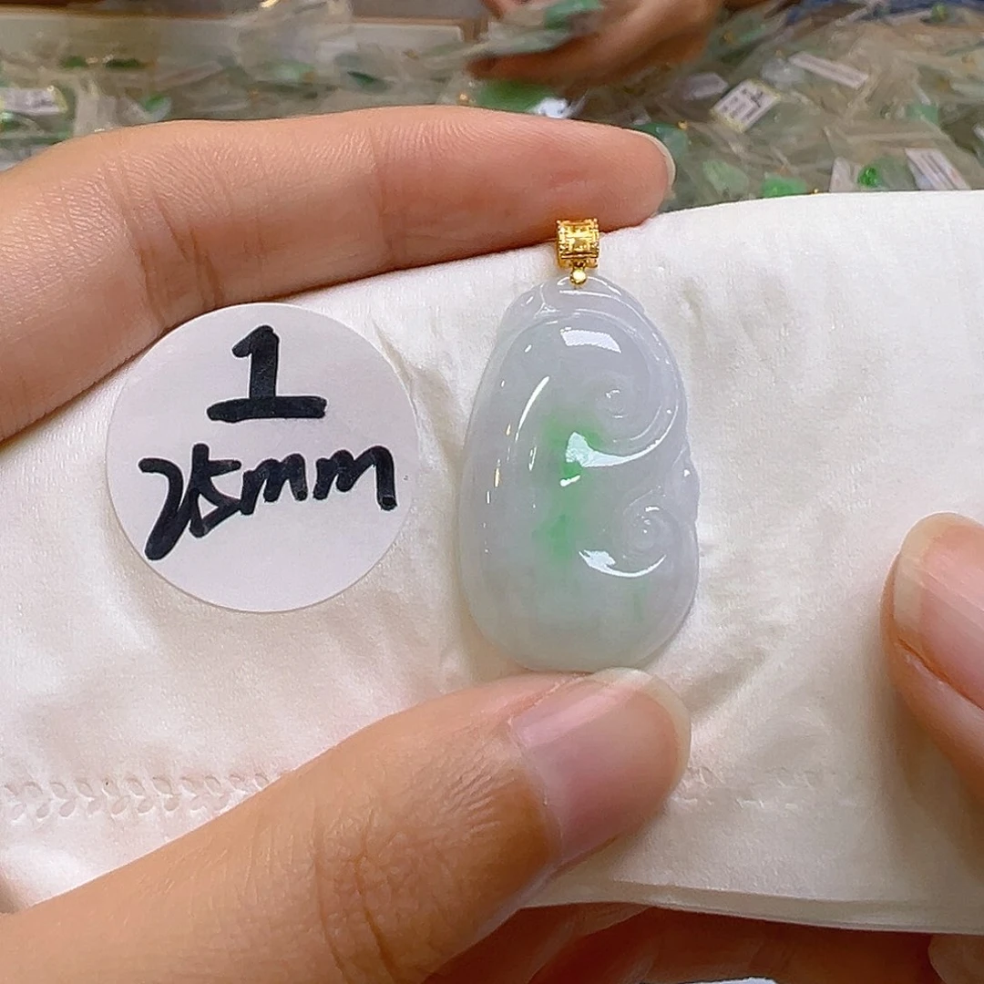 翡翠18K金镶嵌颈饰翡翠