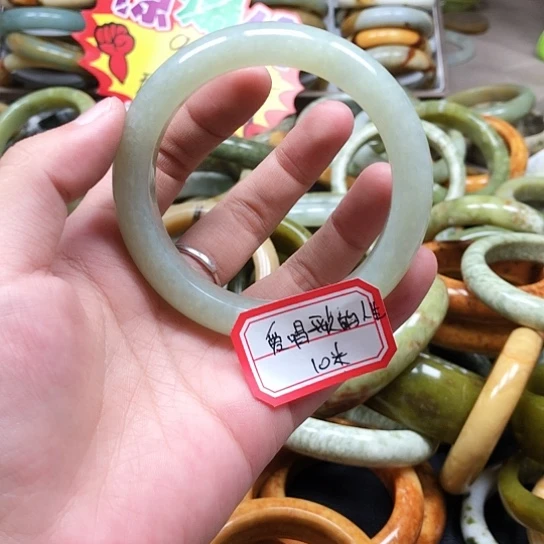 未镶嵌蛇纹石玉手镯爱****生