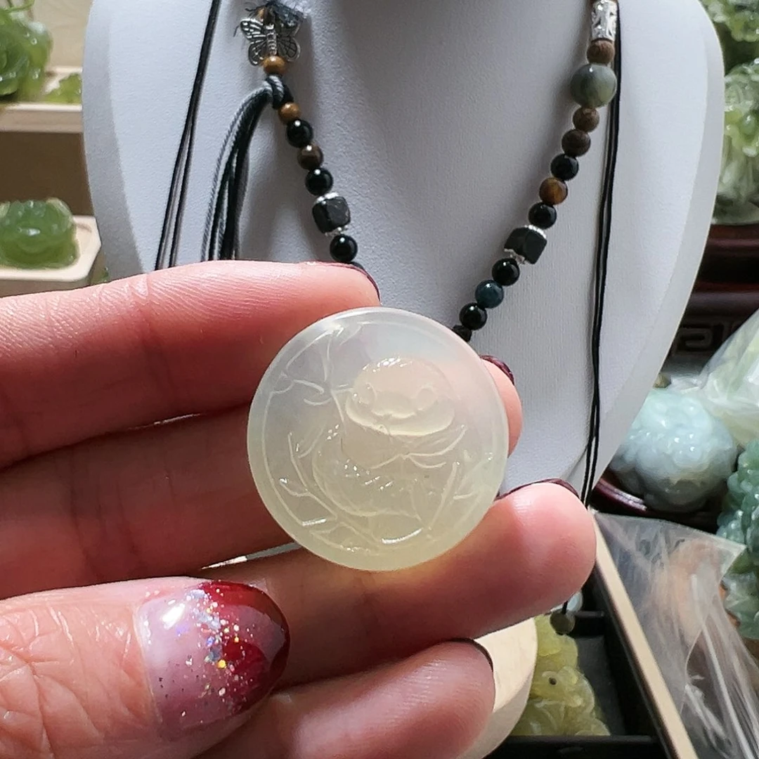 蛇纹石玉颈饰未镶嵌