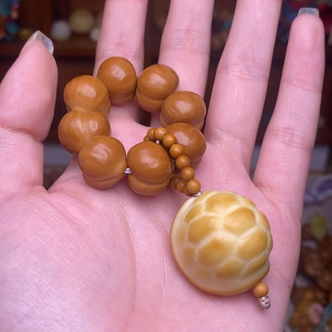 猴头核桃吊坠全品屁桃➕大富甲手捻