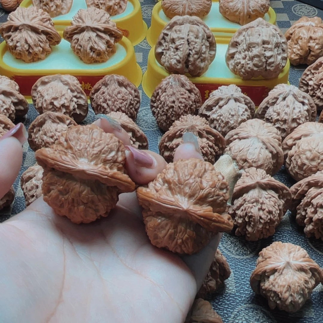 桃核把件血麒麟核桃