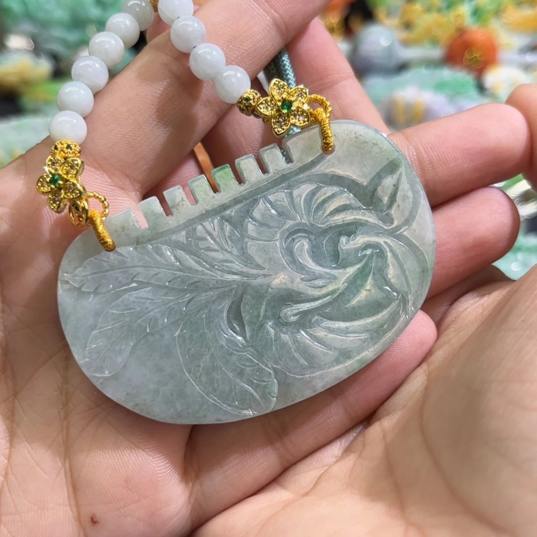 翡翠未镶嵌颈饰待编织