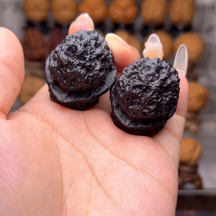 文玩核桃吊坠16……金甲麒麟