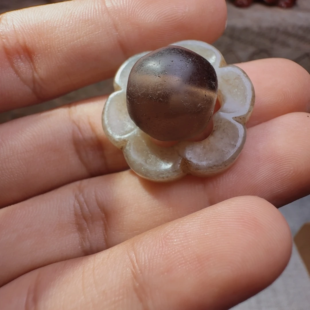 秀***哥和田玉（糖玉）未镶嵌挂件