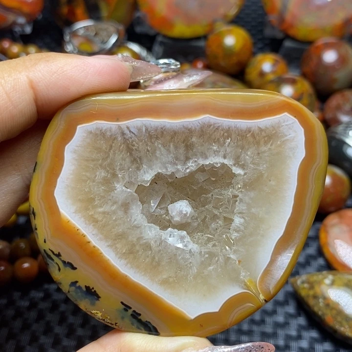 玛瑙/玉髓颈饰未镶嵌?**籽