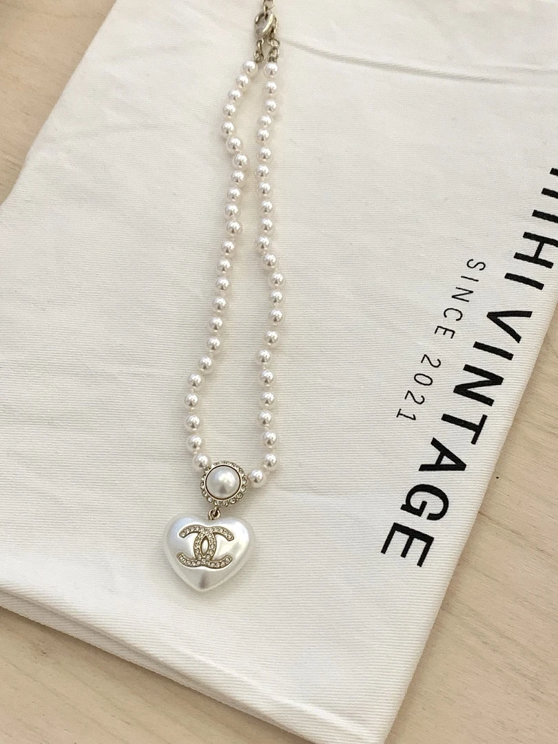 99新 Chanel/香奈儿 Chanel 21B 双C镶钻珍珠爱心项链/12456425