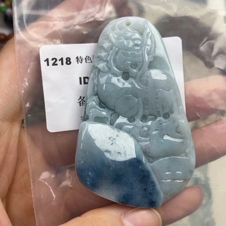颈饰未镶嵌翡翠吊坠
