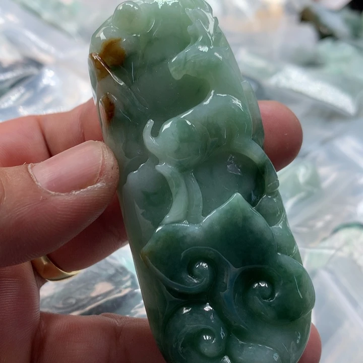 翡翠未镶嵌颈饰保真天然a货翡翠