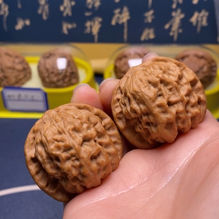 文玩核桃吊坠40野狼全品