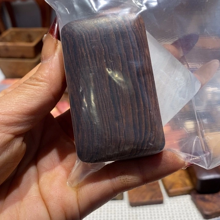 刺猬紫檀（非洲黄花梨）；