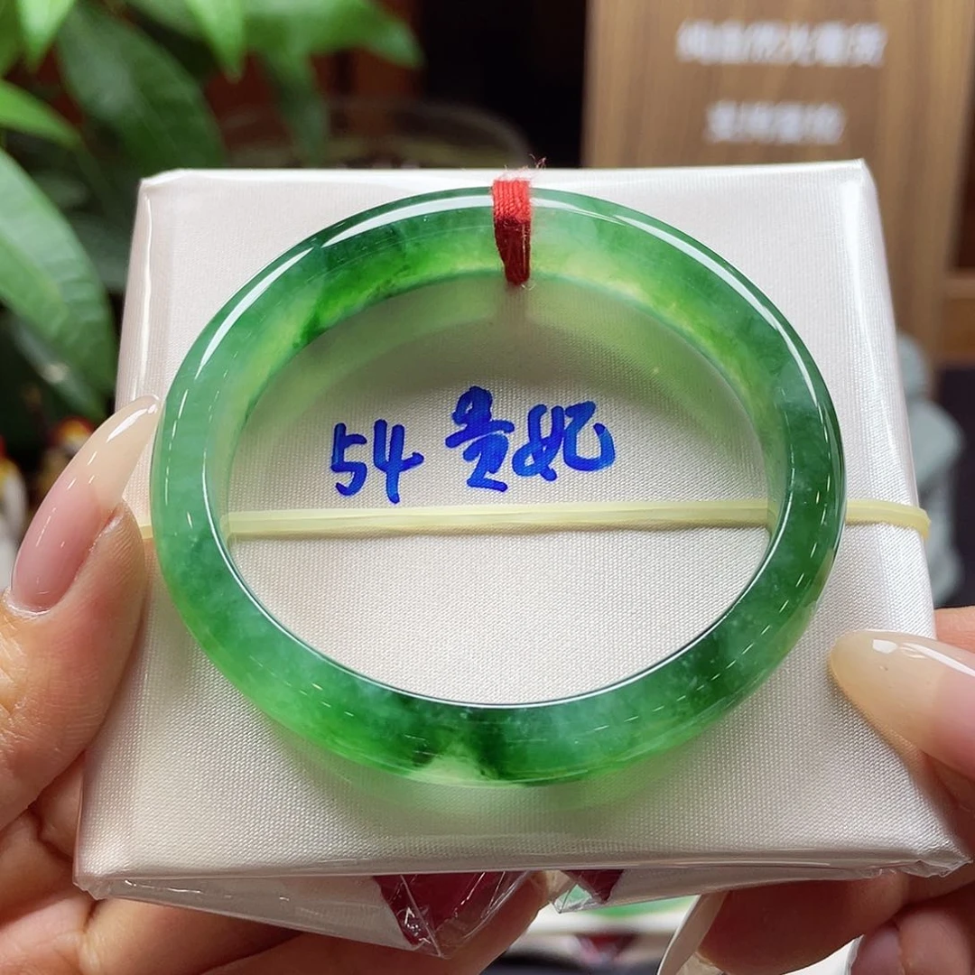 翡翠手镯未镶嵌浮**度88 号链接