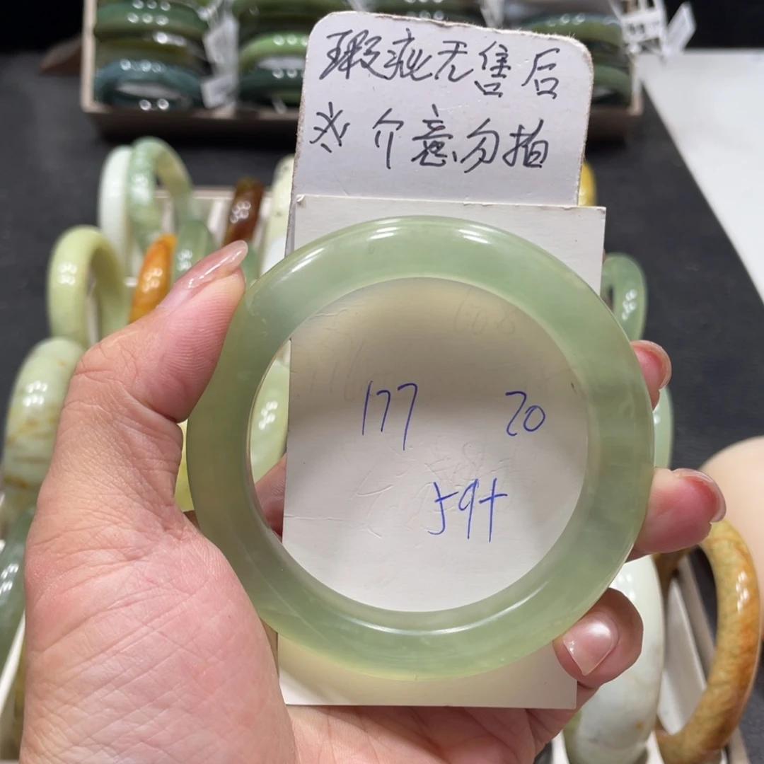 未镶嵌蛇纹石玉手镯