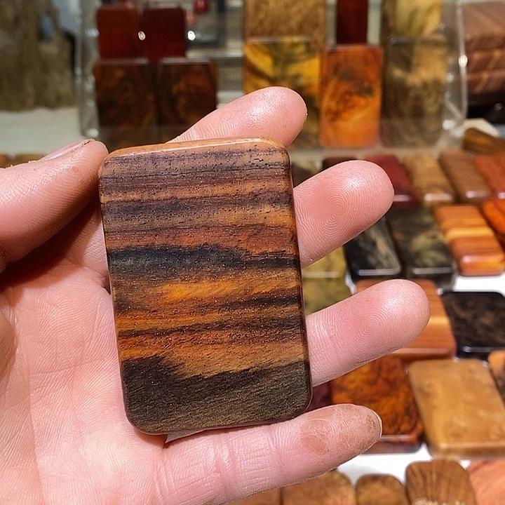 心***筑香榧木木质哈把玩件25888