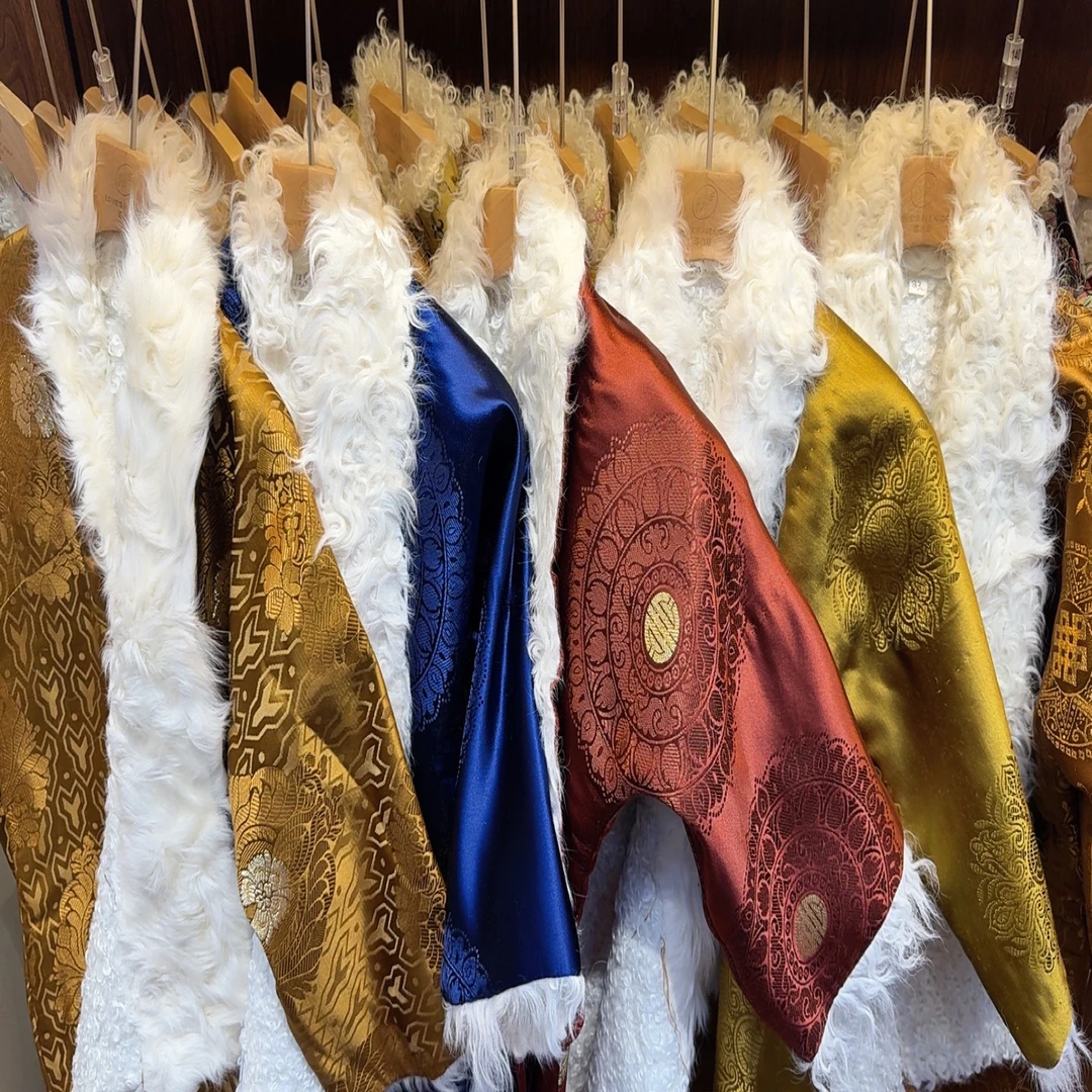 儿童女宝藏式袍子