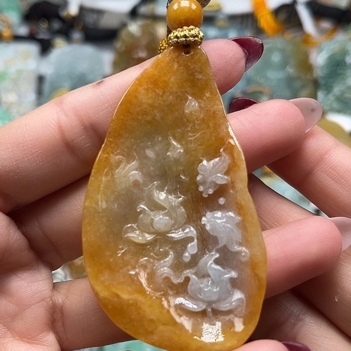 翡翠未镶嵌颈饰花开富贵