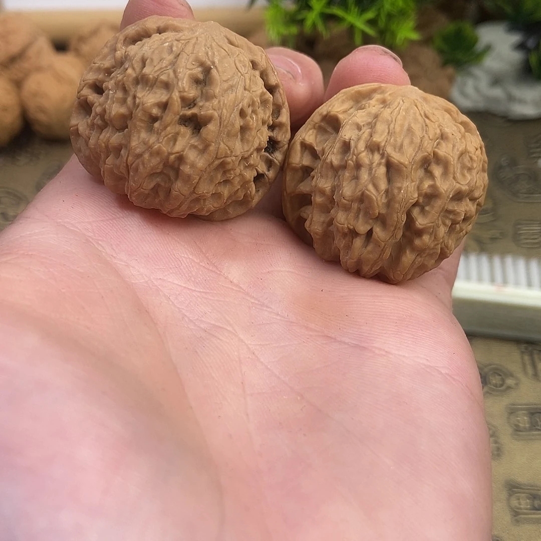 核桃磨盘球磨37尺寸编号258尖微微黄配对贼好