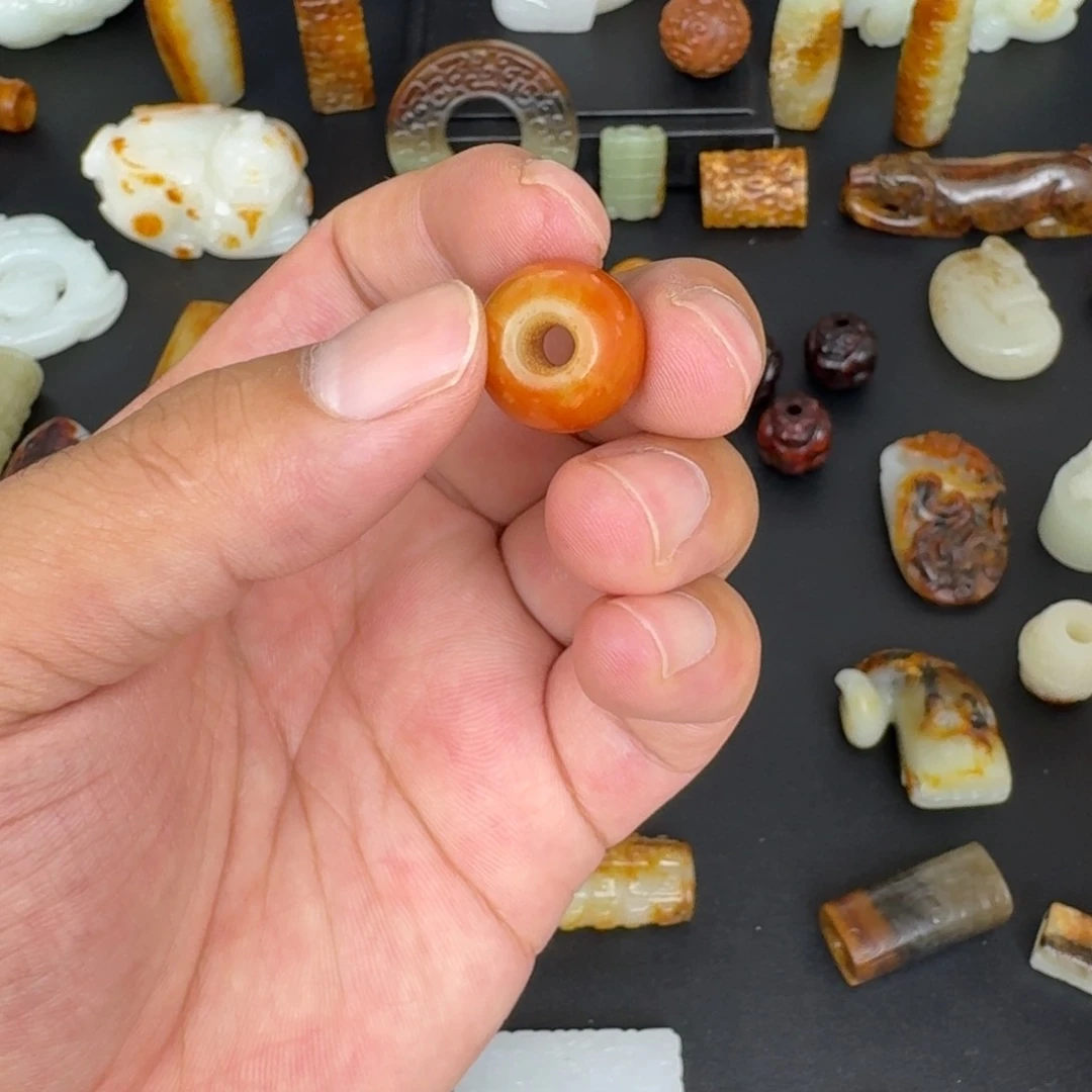 笑***生和田玉（糖玉）未镶嵌颈饰