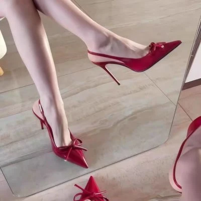 法式黑色漆皮蝴蝶结女鞋时尚尖头细跟后绊带凉高跟鞋女2025新款