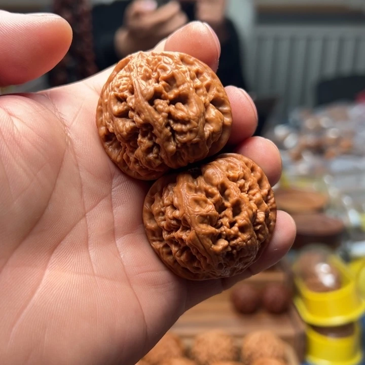 文玩核桃把件全品大粗筋狮子头