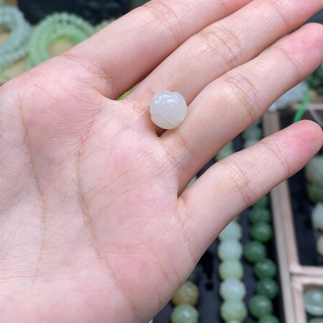 和田玉未镶嵌珠宝半成品