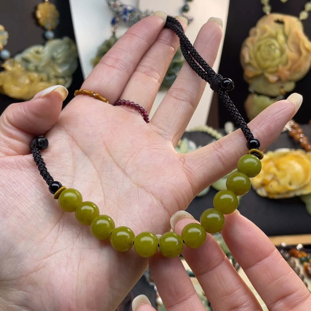 蛇纹石玉颈饰未镶嵌